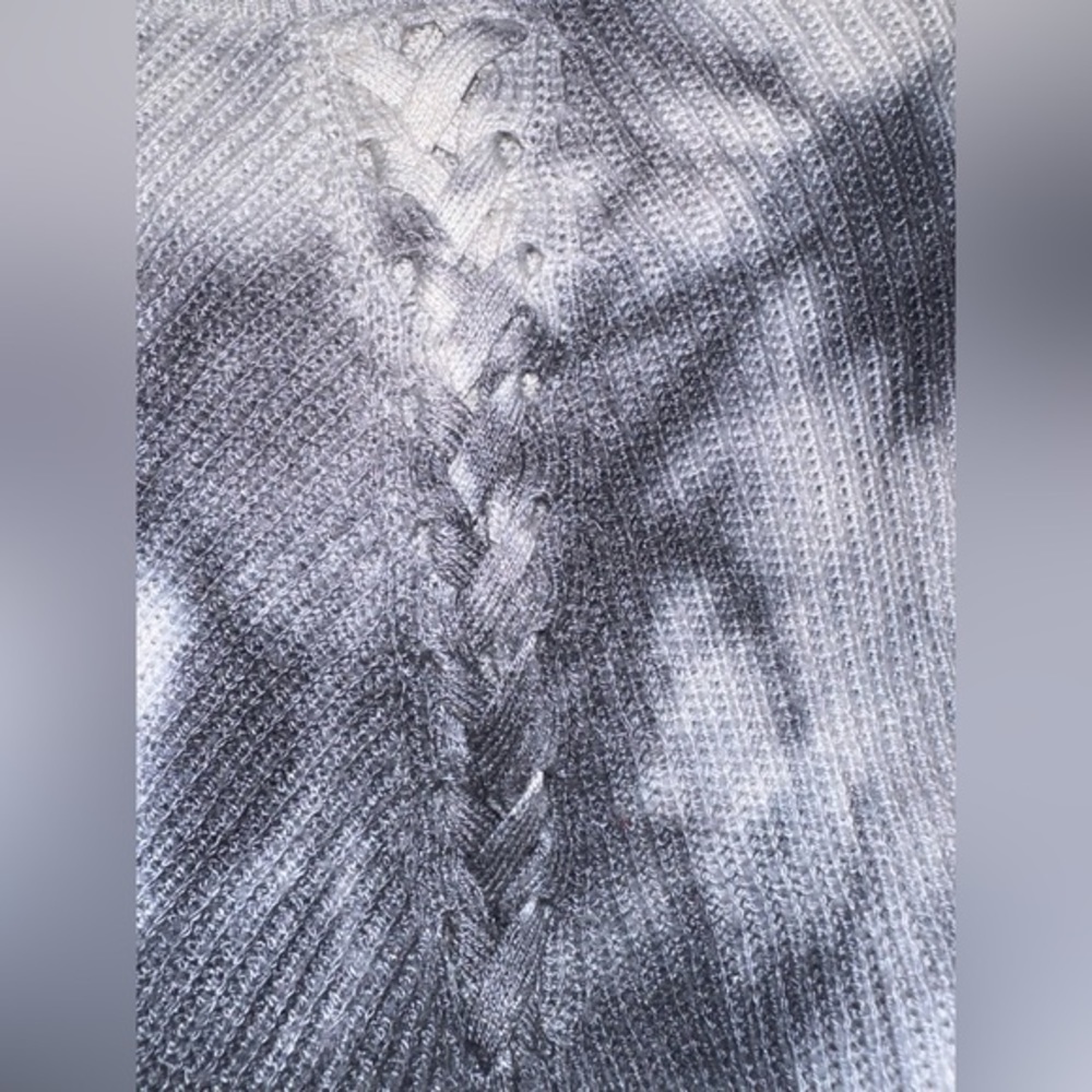AEO American Eagle Outfitters Marble Tie Dye Gray & White Sweater - Picture 3 of 4